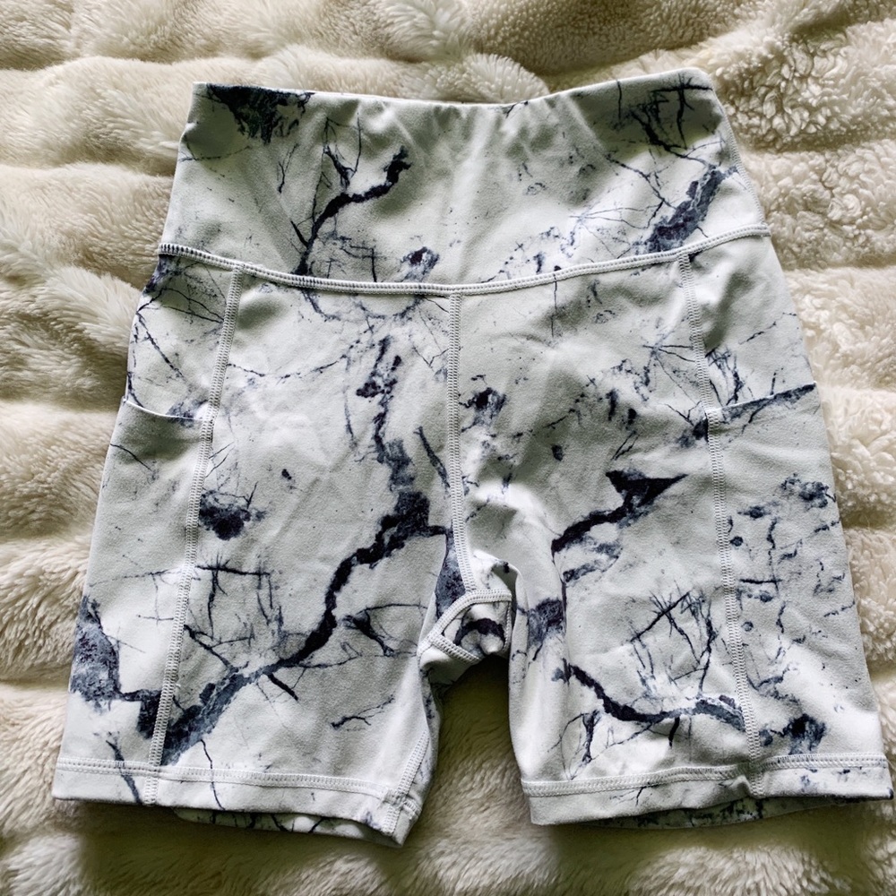 marble biker shorts